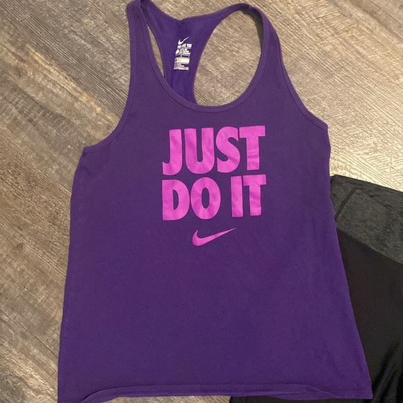 Nike workout bundle. - Picture 2 of 3